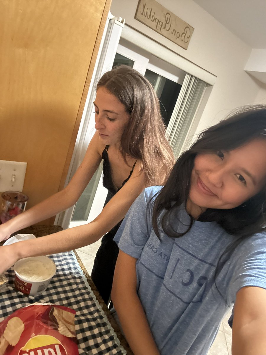 abbeytrinidaddd's tweet photo. People can do hard things, like turning 23. I’d follow you and your sticky boobs anywhere 🤞🏽 I love ya I love ya I loaf ya! @alllieangelo https://t.co/a3VC2mKVP4