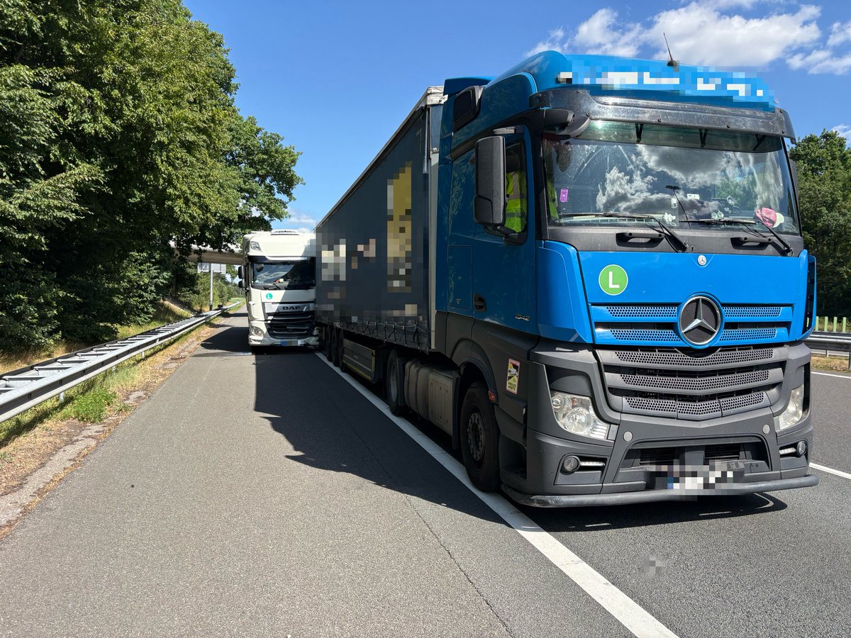 Ongeval op de A58: Twee vrachtwagens betrokken