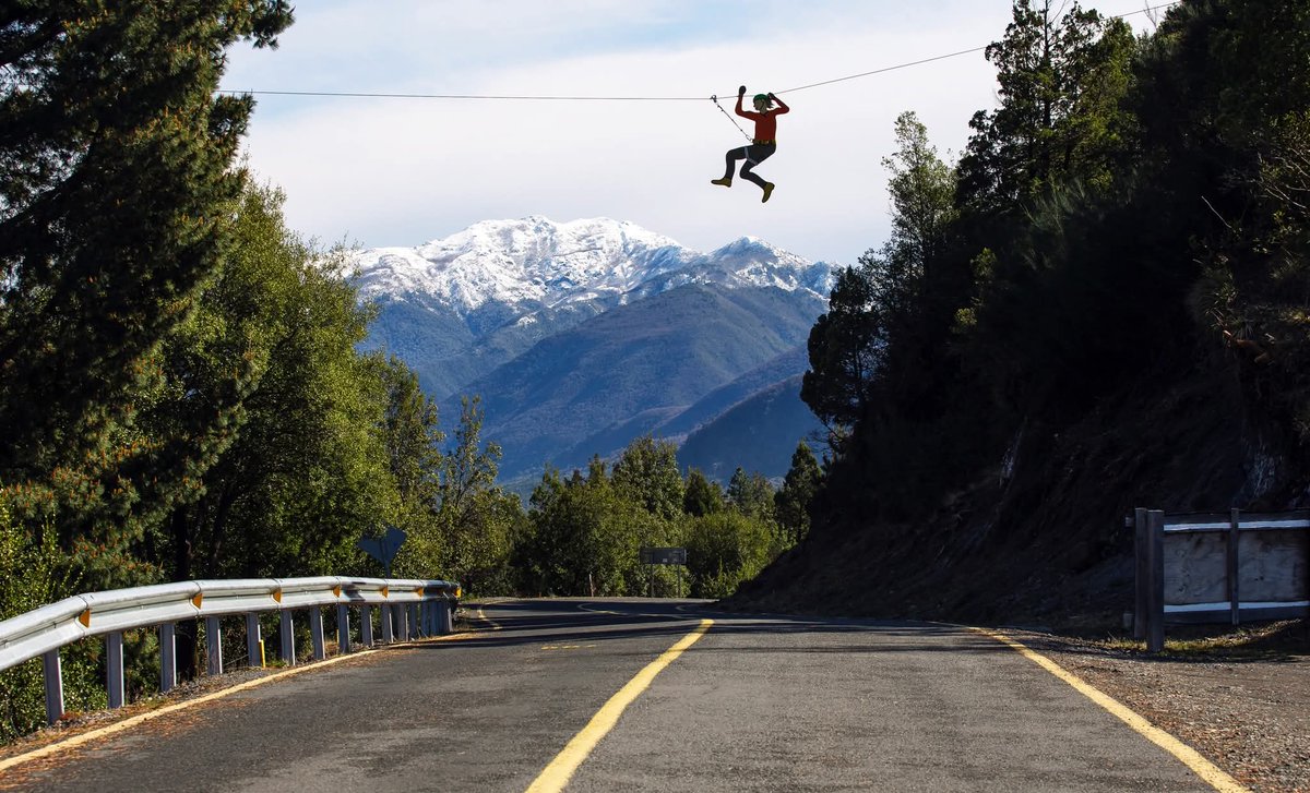 👋👉 Comenzamos la jornada con una tradicional vista de la ruta hacia nuestro Parque Nacional Laguna del Laja.  🏔️🏞️

Recordar que hoy tenemos el gran lanzamiento de la "Feria de Invierno "☃️❄️. Todos invitados desde el mediodía. 🏂⛷️

¡¡Tengan todos y todas un grandioso jueves!!