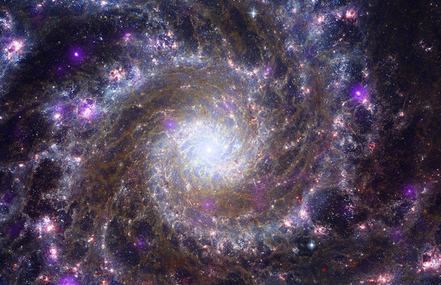 NASA360's tweet image. This #4thofJuly, the fireworks don’t stop at Earth’s atmosphere. Let's turn our eyes to the cosmos for some real stellar sparklers.
Happy Independence Day!
