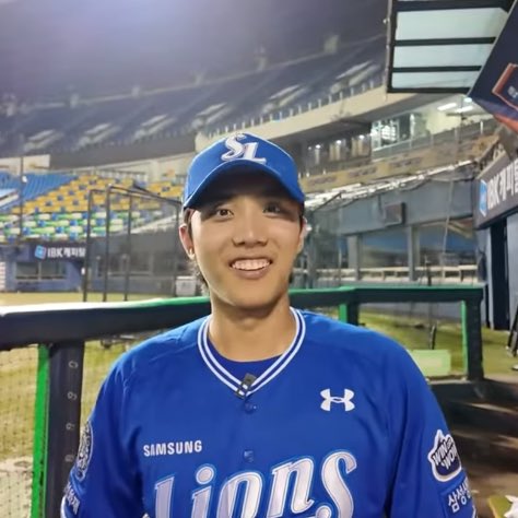 이님오늘뺌치미소시원~하게남발하시네,