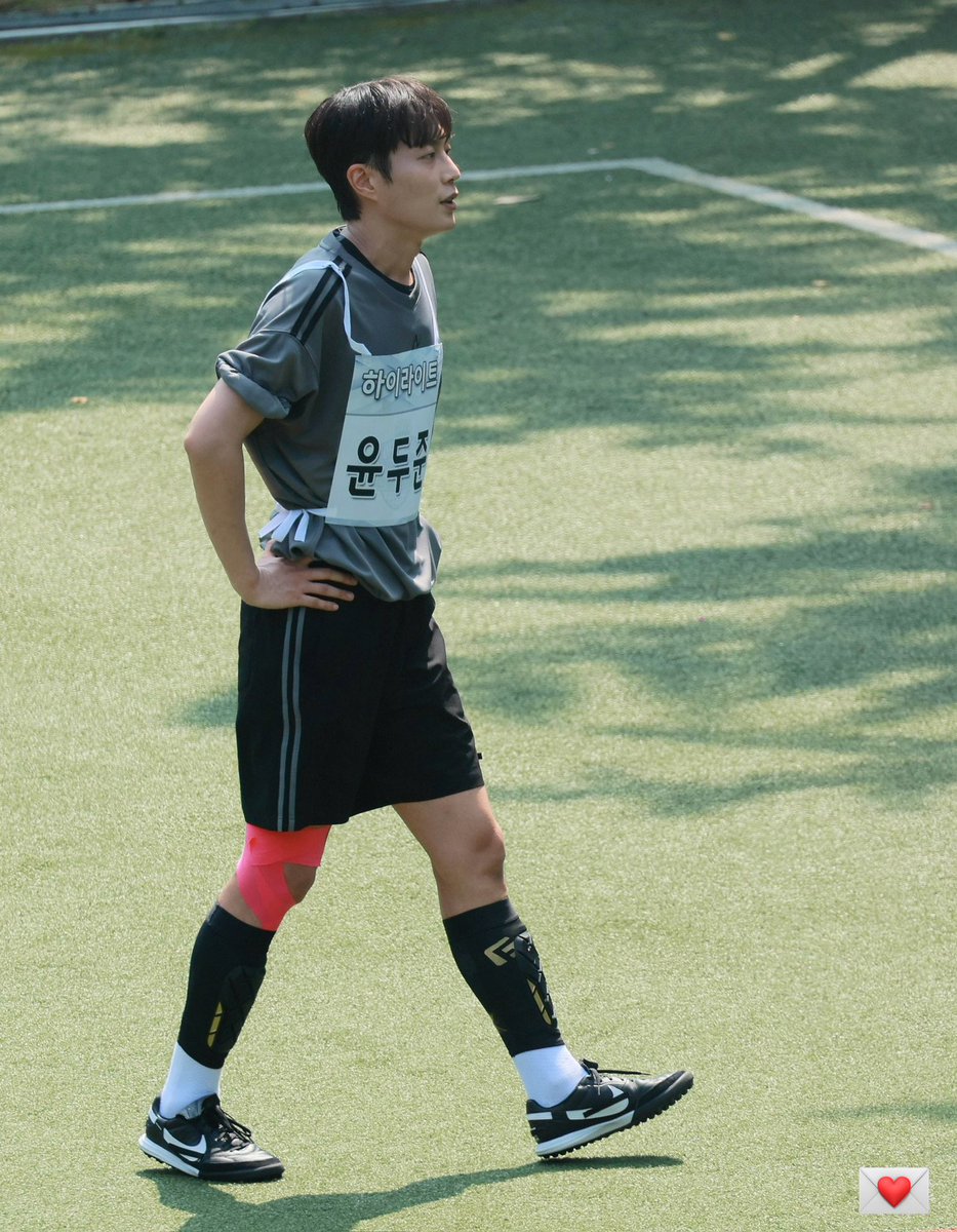 8letters_0704's tweet photo. 네가 태어난 계절이란 이유만으로
매년 찾아오는 여름을 찬란하고 다정하게 보내고 있어☘️🌿🍀

#나의여름_나의청춘_윤두준
#두준아_생일밥_많이_먹어 https://t.co/2JrEwnfAiT