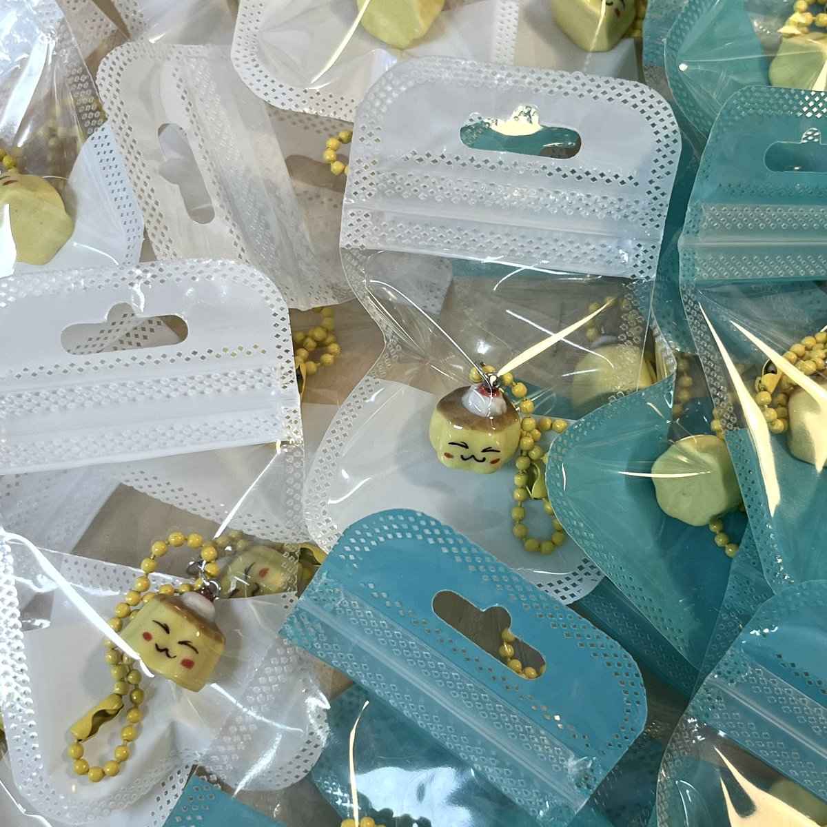 kim_sa11y's tweet image. 🏴‍☠️ATEEZ 2025 WORLD TOUR [IN YOUR FANTASY] IN INCHEON🏴‍☠️

💛뿌딩이 도자기 키링 나눔💛

🍮날짜: 양일
🍮수량: 양일 각 15개 (뿌딩 7개&amp;amp; 푸딩 8개)
🍮장소 및 시간: 당일 타래 공지
(당일 상황 보고 무인인지 대면인지도 말씀드릴게요..!)
🍮인증: 뿌딩이인 거 티내기😉(인형,포카만 보여줘도 완료!)