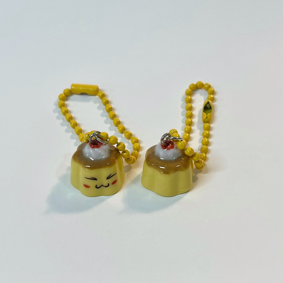 kim_sa11y's tweet image. 🏴‍☠️ATEEZ 2025 WORLD TOUR [IN YOUR FANTASY] IN INCHEON🏴‍☠️

💛뿌딩이 도자기 키링 나눔💛

🍮날짜: 양일
🍮수량: 양일 각 15개 (뿌딩 7개&amp;amp; 푸딩 8개)
🍮장소 및 시간: 당일 타래 공지
(당일 상황 보고 무인인지 대면인지도 말씀드릴게요..!)
🍮인증: 뿌딩이인 거 티내기😉(인형,포카만 보여줘도 완료!)