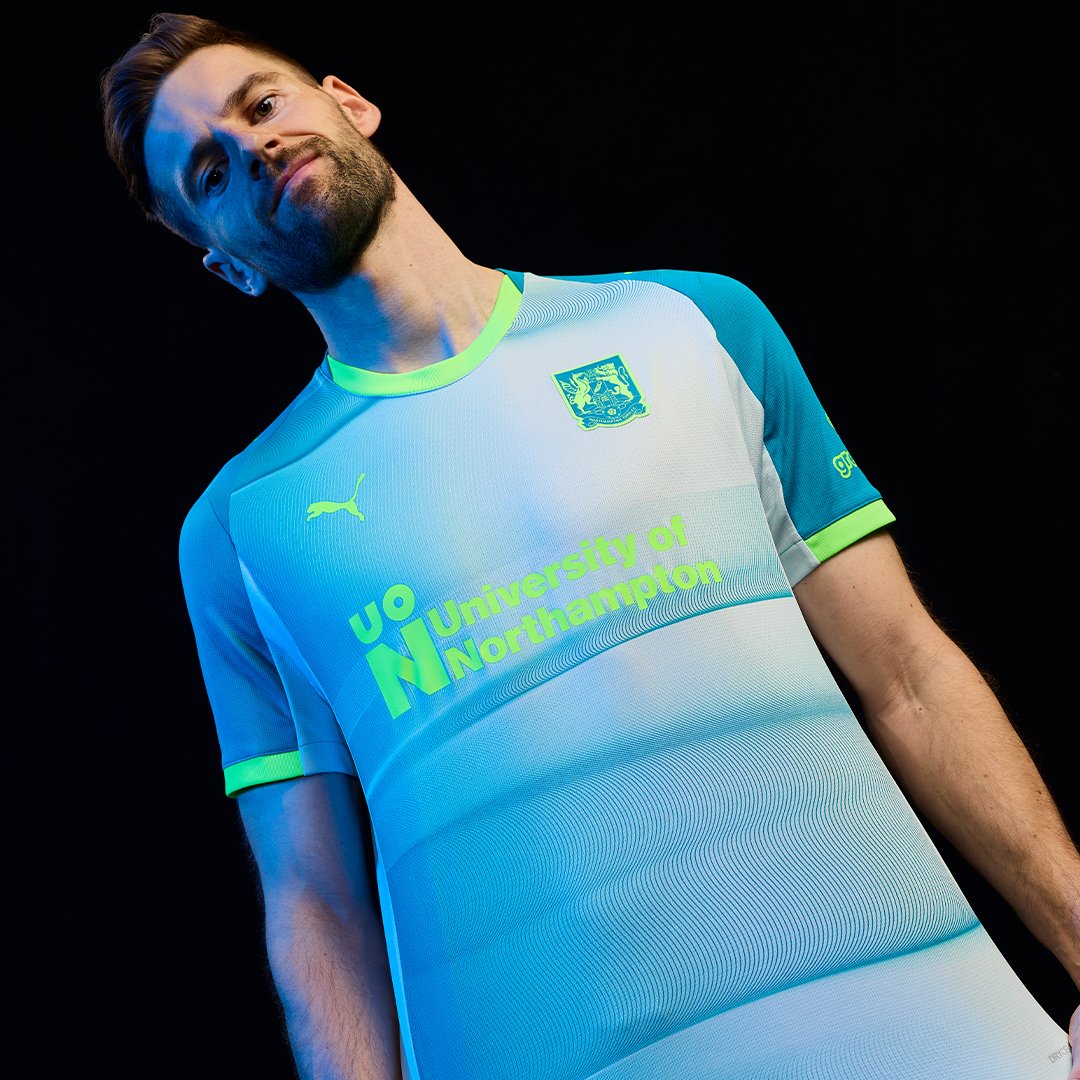 NTFCCommercial's tweet image. 🤩 Big thank you to all our kit partners @UniNorthants, @WeAreGreenApe & Snowdon Homes for their continued support, including new back of shorts partner, AM Water Services!
Looking good! 😍
@ntfc
#ShoeArmy 👞