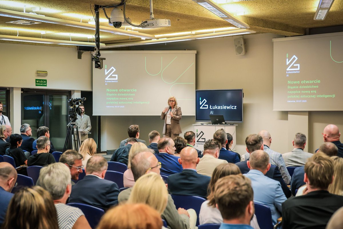 Michał Gramatyka 🇵🇱🇪🇺 #Hołownia2025 (@mcgramat) on Twitter photo Wystartował <a href="/LukasiewiczAI/">Łukasiewicz – AI</a> - dawniej EMAG. Już od kilku lat naukowcy instytutu pracują nad zagadnieniami SI i cyberbezpieczeństwa. Dziś przyszedł czas na zmianę nazwy i oficjalne przekształcenie instytutu. Będzie więc #SOC dla całej <a href="/Lukasiewicz_pl/">Łukasiewicz</a> będzie praca nad algorytmami i Wystartował <a href="/LukasiewiczAI/">Łukasiewicz – AI</a> - dawniej EMAG. Już od kilku lat naukowcy instytutu pracują nad zagadnieniami SI i cyberbezpieczeństwa. Dziś przyszedł czas na zmianę nazwy i oficjalne przekształcenie instytutu. Będzie więc #SOC dla całej <a href="/Lukasiewicz_pl/">Łukasiewicz</a> będzie praca nad algorytmami i