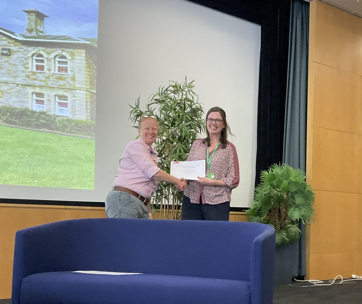 CHCR_UWE's tweet photo. And the winners are….🥁🥁🥁
For the best non-student abstract.

@JulieArmoogum on improving experiences for people living with chronic cancer related pain.

Congratulations!🙌 https://t.co/FArwsKlh03