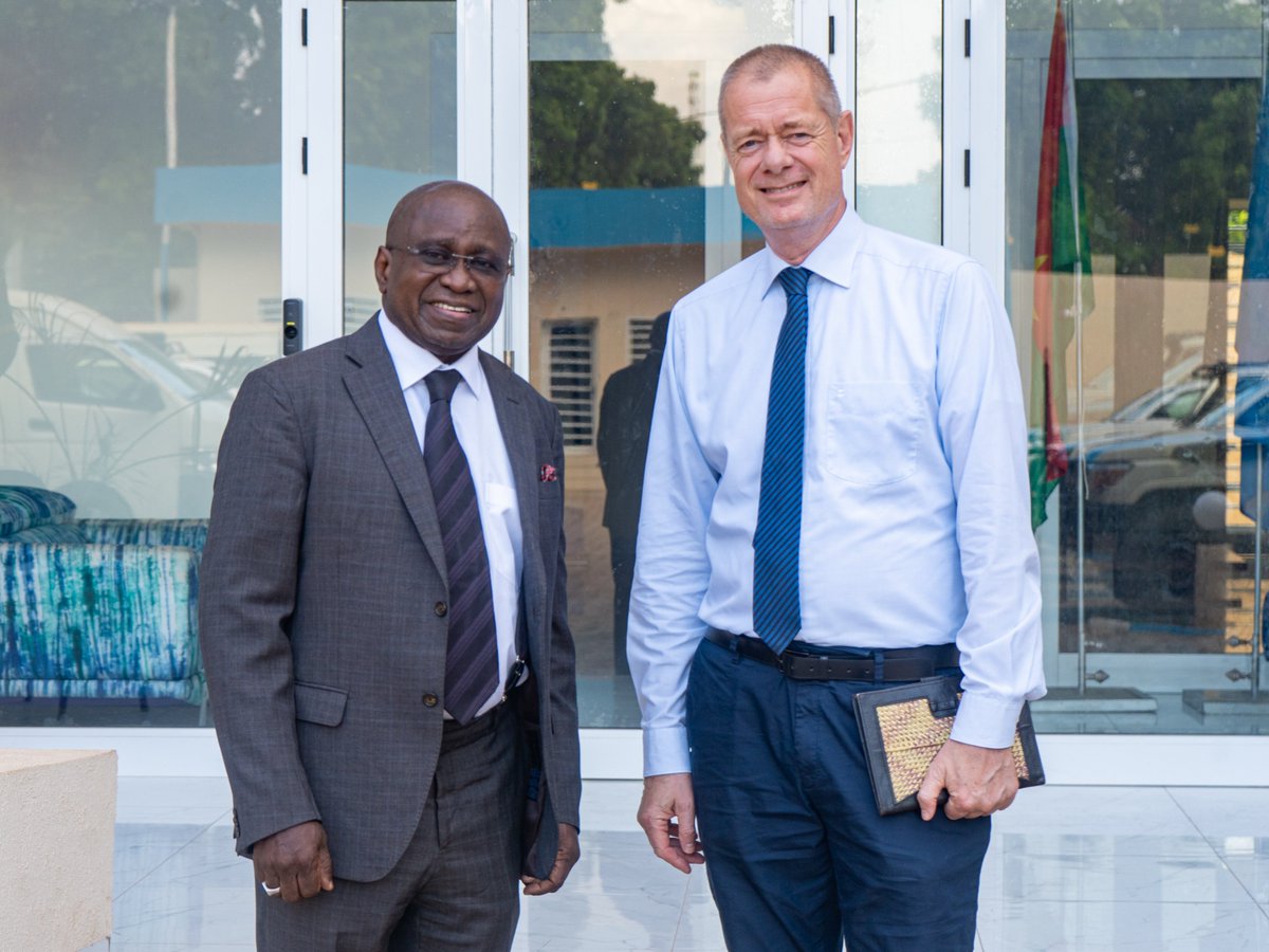 SoryOuane's tweet image. Heureux d’avoir accueilli S.E. Dietrich Becker et M. Freischlader!
L’Allemagne est un partenaire clé qui soutient nos efforts pour le développement durable et l'assistance humanitaire au 🇧🇫
Merci ! pour cet engagement continu pour des solutions concrètes pour les plus vulnérables