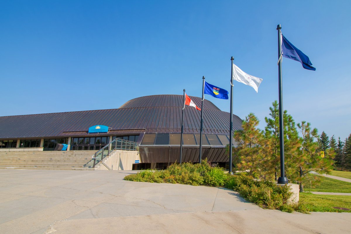 ☀️ Hot days, cool finds! We’re open all summer long, Monday to Friday, 9 am to 4:30 pm 🎉

Not in Lethbridge? Shop anytime at bookstore.uleth.ca 🛒