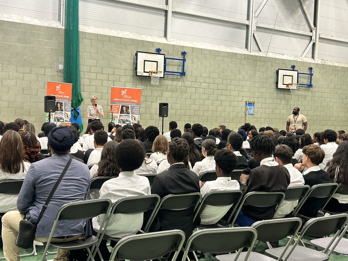 Haringey6thForm's tweet image. Many thanks to @ParkView_school Year 10 students for coming to #TeamHaringey6 for a taster day, we hope you enjoyed seeing our facilities as well as trying out the different subjects #FutureStudents #H6Experience #MoreThanACollege #Ambition #Resilience #Success