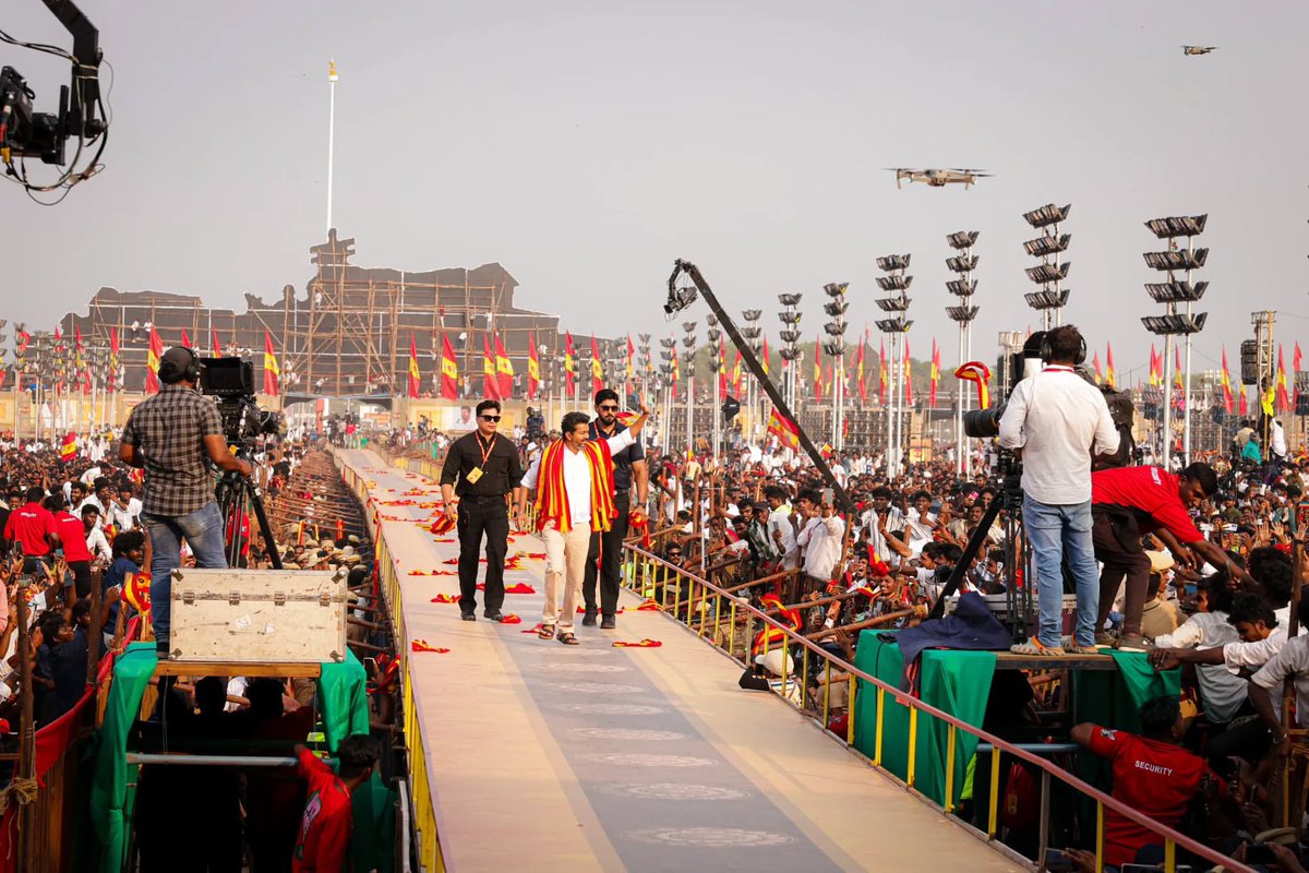 Vijay naa " Aura " 🔥🛐

என்னனு தெரியல இந்த மனுஷன் ஜெயிச்சா மட்டும் நாமே ஜெயிச்ச மாதிரி அப்படி ஒரு உணர்வு..! 

லவ் யூனா <a href="/actorvijay/">Vijay</a> ❤️ 

#TVKVijay <a href="/TVKVijayHQ/">TVK Vijay</a> #JanaNayagan