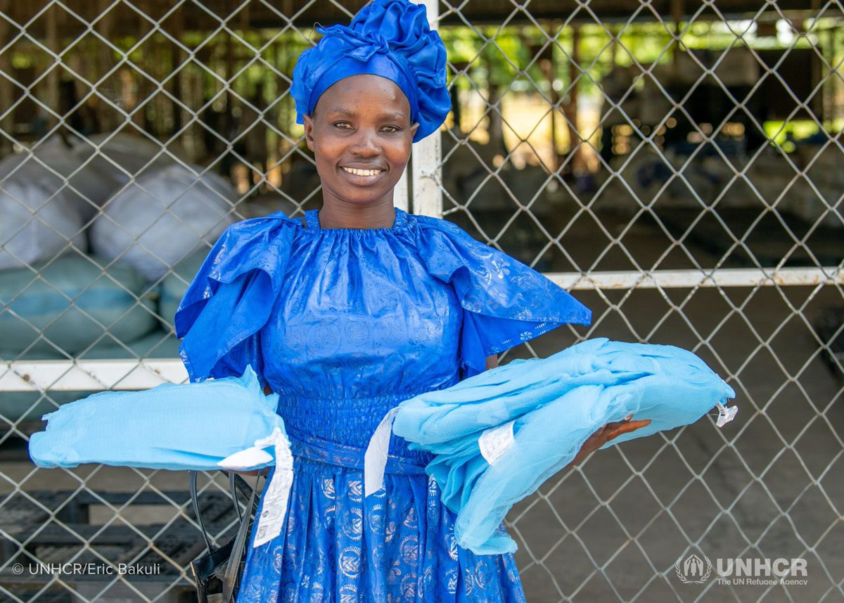 UNHCR_Kenya's tweet image. Thousands of refugee and host community families in Kakuma can sleep safer every night thanks to @MOH_Kenya ‘s donation of 140,000 insecticidal nets protecting the most vulnerable from malaria and other mosquito-borne diseases.