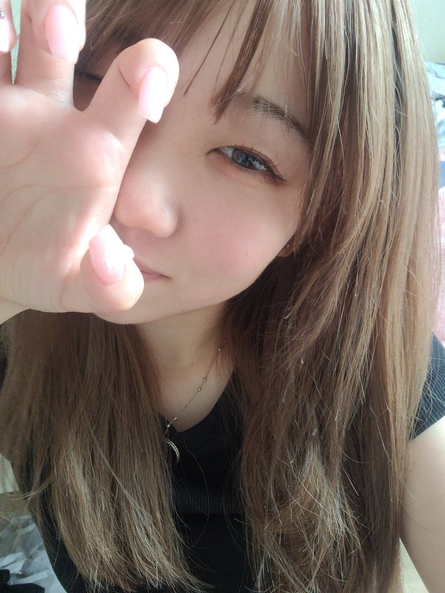 rackeern's tweet photo. もー髪金なっちゃった😭この色に戻りたい！！ https://t.co/urur6ITyt0