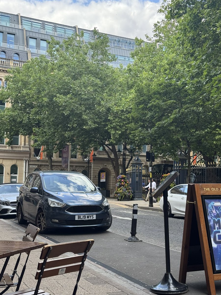 There should be no need for parking on Temple Row, but equally no excuse to park like a twat. <a href="/badlyparkedbrum/">Badly Parked Brum</a>