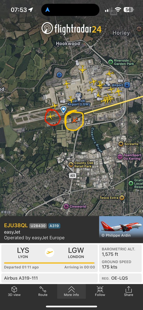 stoptheplanet2's tweet photo. @flightradar24 hey was there a near miss at Gatwick today as it looked like the flight circled in yellow was on approach as the flight circled in red (EZY8005) was taking off https://t.co/hnBRrsRTFF