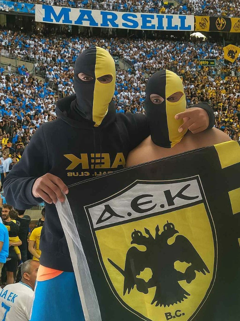 PHOTO | Friendship: AEK (Greece) &amp; Marseille (France)