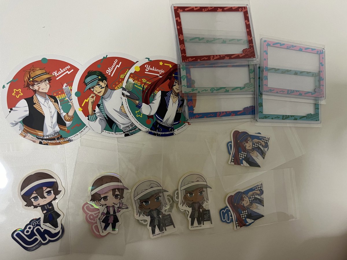 「これもある………カードは聖さん、冷さん、山田さん、ユキ様、ミナトさんです」|うさあやのイラスト