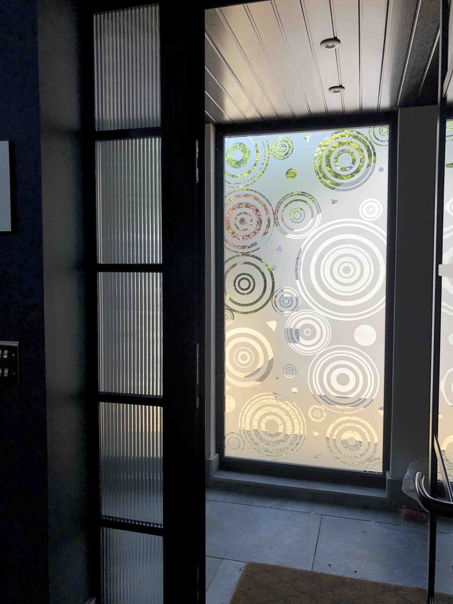 amyajdesigns's tweet photo. Here's a recent install of reeded glass effect decorative window film. This is the 1/2" film, and a 1/4" option is also available.

Also shown is frosted vinyl. We created this bespoke patterned design and cut it away from the material, allowing lots of daylight in. https://t.co/6uVDt3I4c5