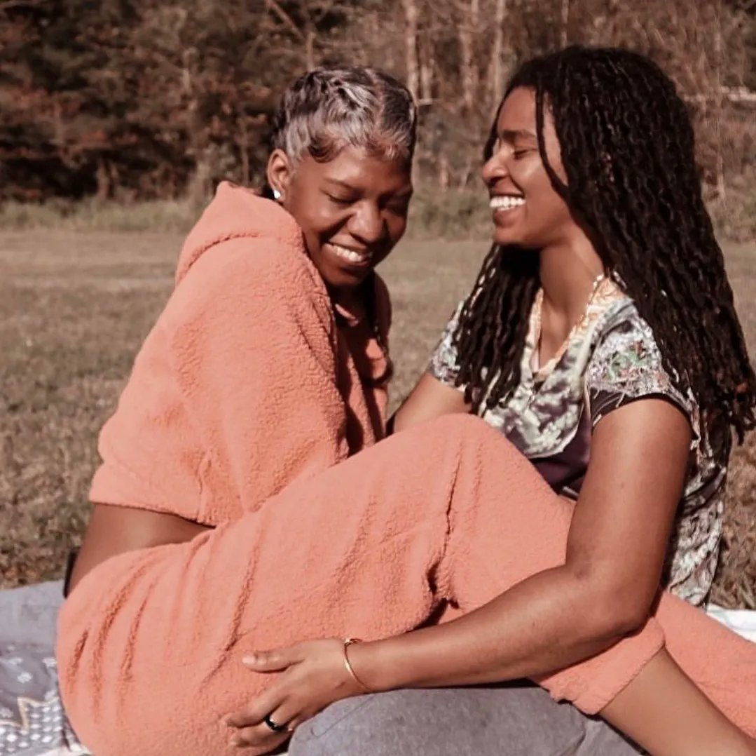 HOLAAfrica's tweet photo. #HOLAAthreadz: Serving you love and queerness.
Black queer magic via I.G queer_afrology
🤎🤎🤎🤎🤎
#Queer #LoveIsLove #LGBTQ #CoupleGoals #Dating https://t.co/HtbC2adrg2