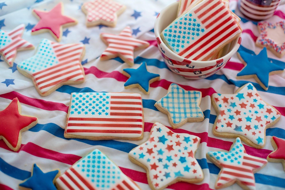 ToyotaWestBank's tweet photo. Wishing you a joyful and safe 4th of July filled with Freedom, Fireworks, and time well spent with loved ones! 🥰😄 https://t.co/GTAZCOgsQn