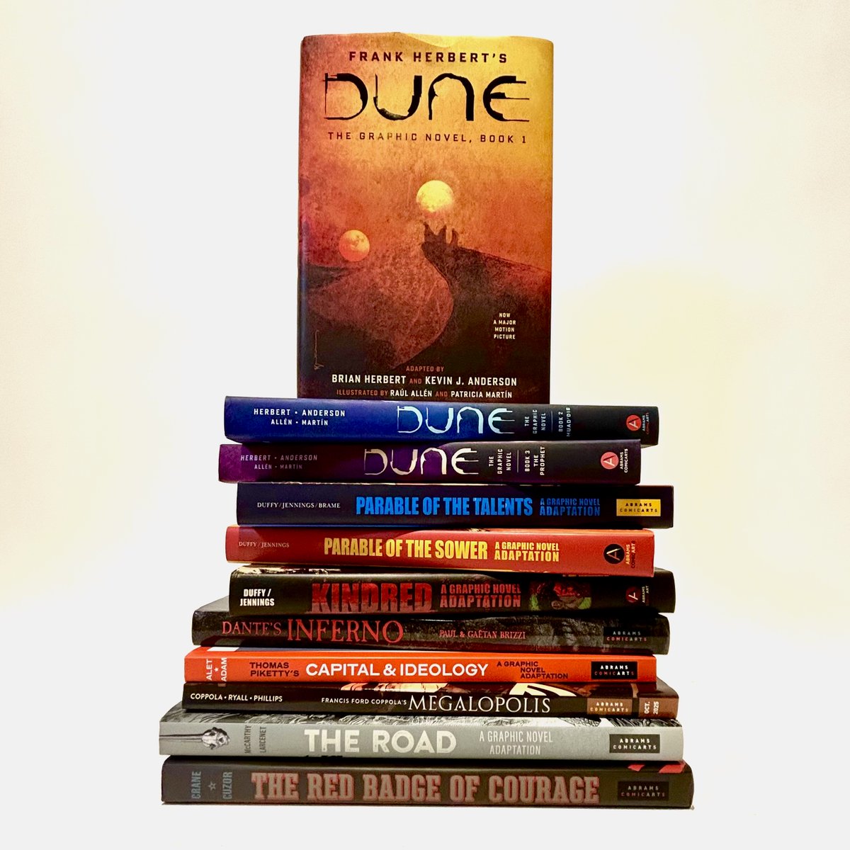 AbramsComicArts's tweet image. 📚Check out these graphic novel adaptations that bring movies and classic literature to life! From dystopian stories, Parable of the Sower by Octavia E. Butler and The Road by Cormac McCarthy to the epic sci-fi adventure Dune by Frank Herbert.
#Adaptation #Books #GraphicNovel…