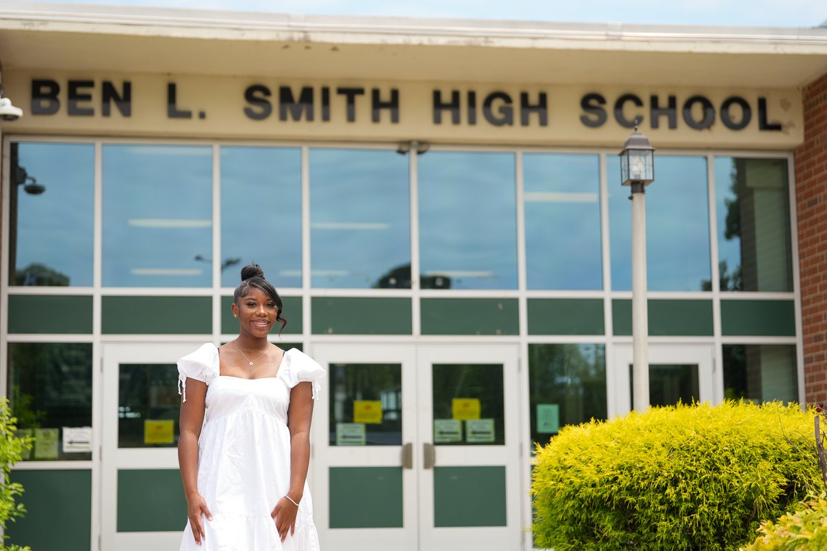 GCSchoolsNC's tweet photo. #GCSGrads | Keyonah Parker always loved school. She loved it so much that she remembers crying when she had to miss a day for a doctor’s appointment.  

Learn more about her story at the 🔗 in our bio. https://t.co/WGyTcEq668