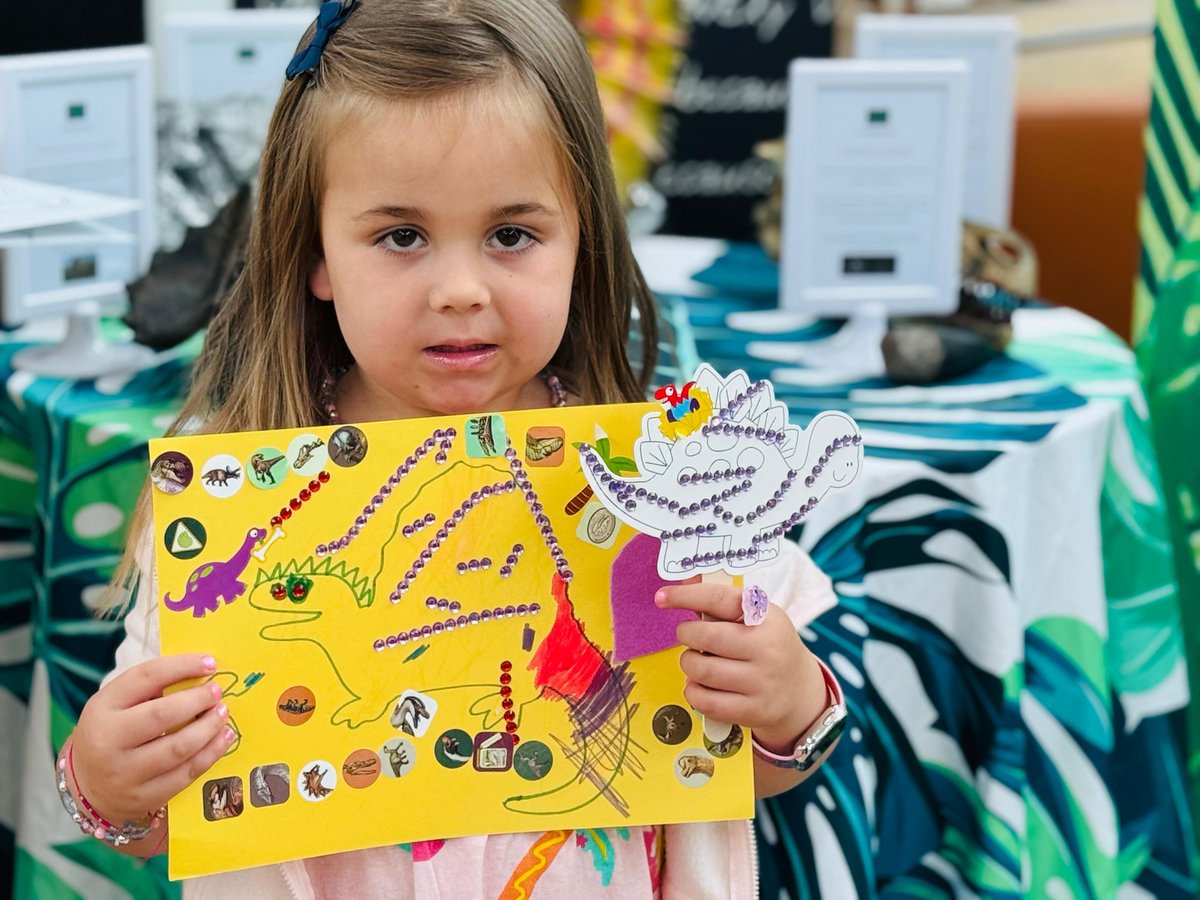 ClydeShopping's tweet image. 🦕🦖Grrreat fun had today at the Dino Discovery Workshop🦕🦖 @ClydeShopping 

Why not save the date for Clyde&apos;s BIG Summer Art Bash on Saturday 5th July, 12-3pm for the Summer Sand Art Workshop 🐚🐚
#ClydesSummerArtBash #whatsonclydebank #funforallthefamily