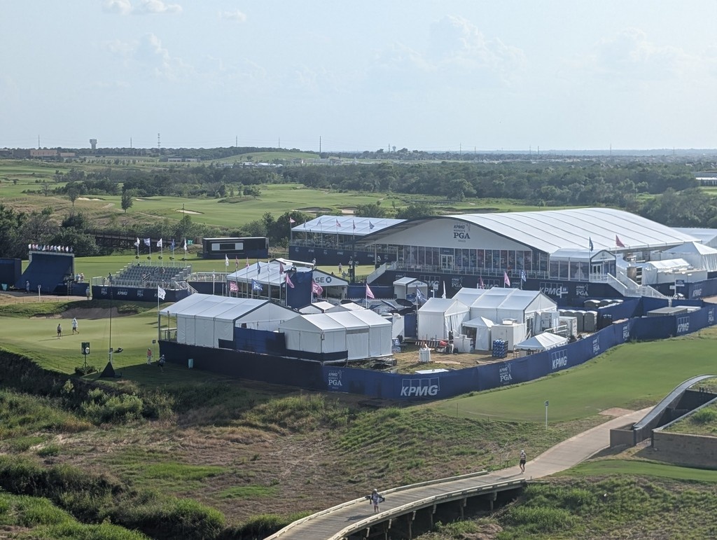 jasonparksvr's tweet image. Big thanks to @TMobile for bringing me to the KPMG event in Texas this June. Incredible energy, inspiring conversations, and a glimpse into the future of tech and sports. #KPMG #Innovation #TMobile