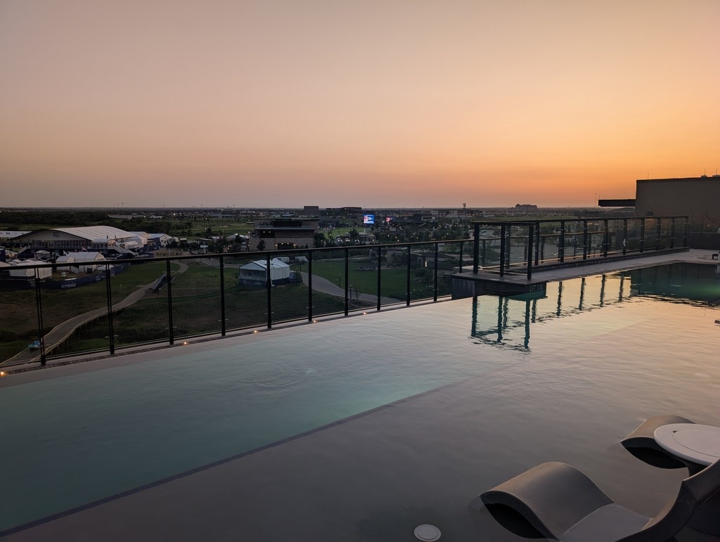 jasonparksvr's tweet image. Big thanks to @TMobile for bringing me to the KPMG event in Texas this June. Incredible energy, inspiring conversations, and a glimpse into the future of tech and sports. #KPMG #Innovation #TMobile