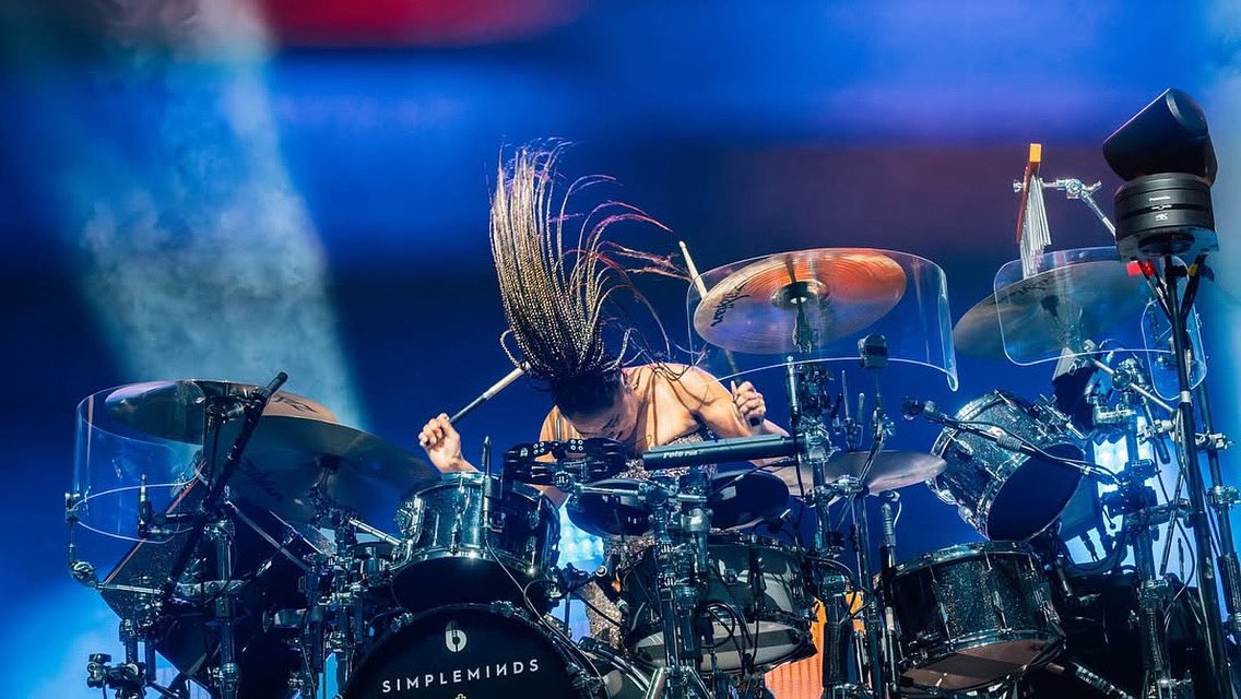 Cherisse Osei (@cherissedrums) on Twitter photo Me and the braids are ready for ya Bedford! 💥🔥 I’m excited to be back behind the kit with <a href="/simplemindscom/">Simple Minds</a> 🤓 And guess what? Gordy is back in the mix too! 🎸💪🏽
Who’s joining us tonight?
📸: Trent Barbosa
#SimpleMinds Me and the braids are ready for ya Bedford! 💥🔥 I’m excited to be back behind the kit with <a href="/simplemindscom/">Simple Minds</a> 🤓 And guess what? Gordy is back in the mix too! 🎸💪🏽
Who’s joining us tonight?
📸: Trent Barbosa
#SimpleMinds