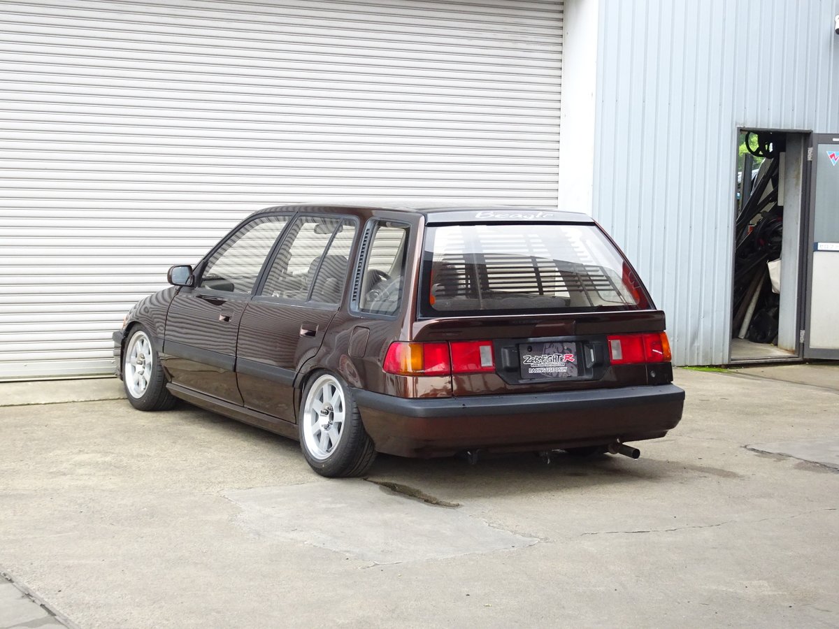 zerofighter884's tweet photo. 連投第5弾！EFシビックシャトル B16B+5MT換装 USDM/JDMベース車両！

グランドシビックなのに平成7年式と言う高年式なシビックシャトル入庫！
フロントバンパーはEF9シビックのものを流用！
エンジンはEK9シビックタイプRのB16B-VTECエンジンとS4Cミッション換装！
ついでにEK9シビックタイプR純正メーターも換装。
ちょっと変態チックなシビックワゴンに乗ってみませんか？
改造多数でお買い得な1台です！
USDMやJDMのベースにもオススメです！

詳しくはこちら
⇒ https://t.co/arndCVQ3JI 

#ゼロファイター
#シビック
#シビックシャトル
#シビックプロ
#シビックワゴン
#中古車販売
#シビック売ります
#グランドシビック
#B16B換装
#5MT換装
#USDM
#JDM