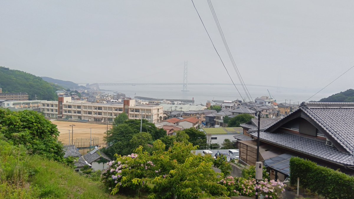 淡路散策🌉（淡路市　旧淡路町）
①石屋神社（岩屋）再訪⛩️
②岩登り　死ぬかと思いました
③岩屋海岸🏖️　中央の島は絵島、対岸は神戸　海水で塩分補給します
④淡路町市街と明石海峡大橋🌉