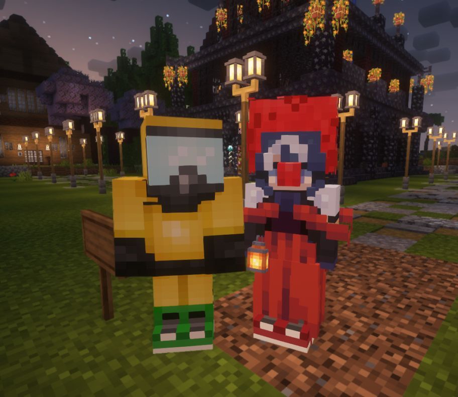SirenSMPs's tweet image. Things have gotten pretty silly here on set. 😂 I think some our of actors found the costume closet. 

#adlerheinsmp #horrorsmp #minecraft