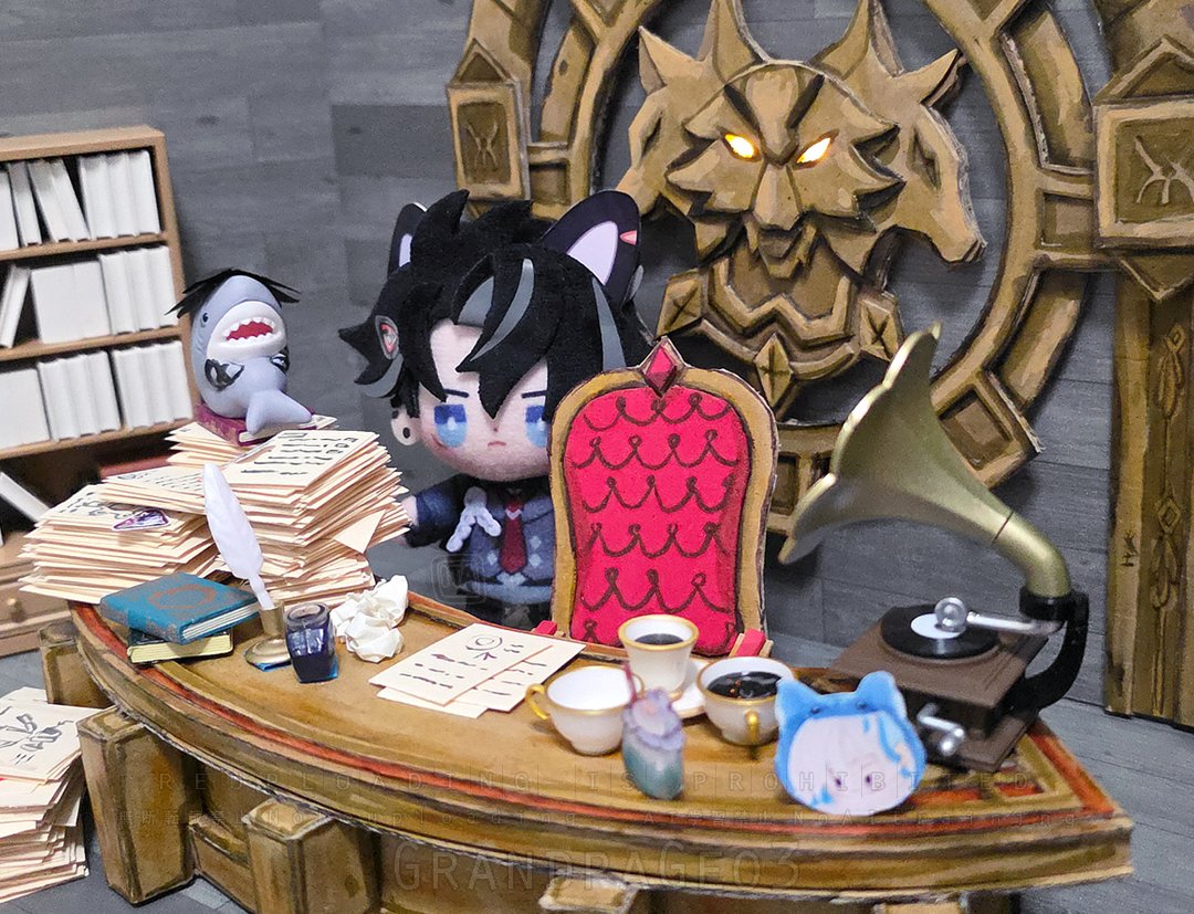 😭 Someone saave him!!! 📚🐺📚

I do not have much super thin+smooth cardboard from japan left sniff. 😥
#wriothesley