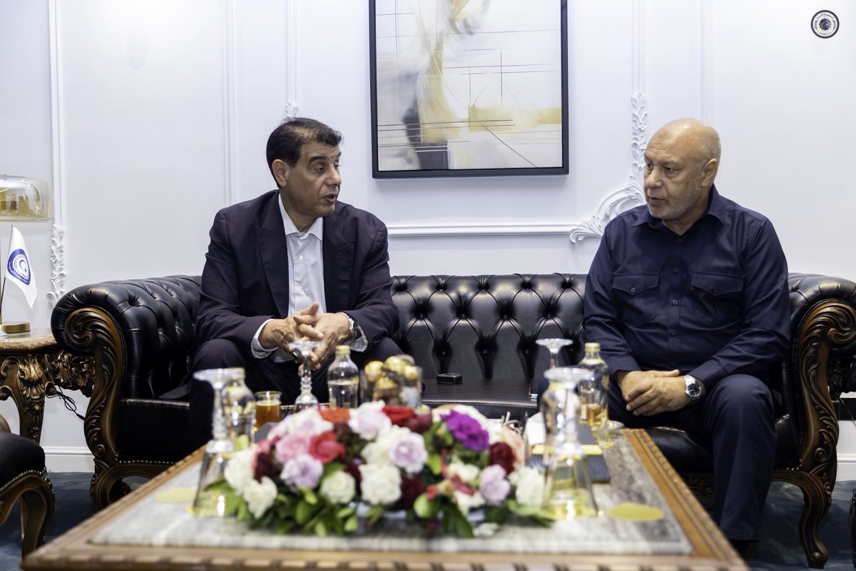 نائب رئيس مجلس الوزراء يلتقي وزير التعليم لمناقشة عدد من ملفات التعليم وسير امتحانات الشهادة الثانوية. 

بنغازي 3 يوليو 2025.م

في إطار متابعتنا الحكومة الليبية لسير العملية التعليمية والحرص على ضمان جودة الأداء في المؤسسات التربوية عقدنا  صباح اليوم الخميس اجتماعًا بمكتبه في