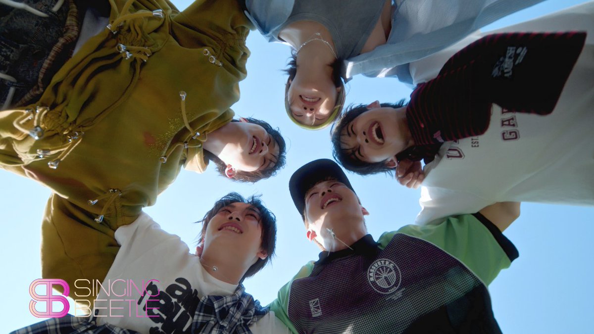 1VERSE_official's tweet image. 1VERSE 유니버스 'Multiverse' Official MV

🔗 youtu.be/fs6SqNi0S6k

✶ The 1st Verse ✶ First Single Album
➯ 2025.07.18 12PM KST  

#1VERSE #유니버스
#Multiverse #1VERSE_Multiverse
#The1stVerse #1VERSE_The1stVerse