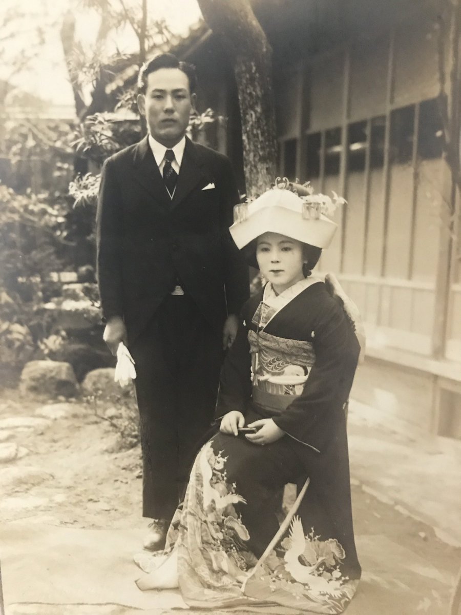 遅くなってごめんなさい

2025年7月27日（日）
代々木Wine Bar W（定員15名）
open 17:30
start  18:00
¥2,500（+1drink）

@ homesick
黒川翔太×仲邑美咲×青山祐己

この頃の祖父母を知る人がいるわけないと思うから載せちゃうけど、
自分に流れている血をひしひし感じるお年頃🤔
良い歌うたいます🙏