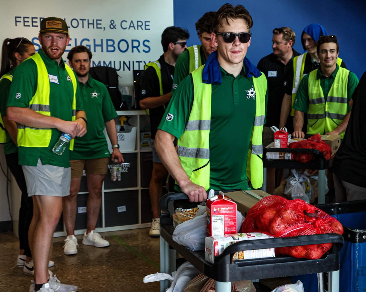 X - Dallas Stars (@dallasstars) on Twitter photo Serving our community and helping our neighbors 💚
Earlier this week, our prospects teamed up with <a href="/DS_Foundation/">Dallas Stars Foundation</a> and <a href="/TheStorehouseCC/">The Storehouse Community Center</a> to serve over 271 local families, bring food to over 1,000 of our local neighbors 🫂 Serving our community and helping our neighbors 💚
Earlier this week, our prospects teamed up with <a href="/DS_Foundation/">Dallas Stars Foundation</a> and <a href="/TheStorehouseCC/">The Storehouse Community Center</a> to serve over 271 local families, bring food to over 1,000 of our local neighbors 🫂