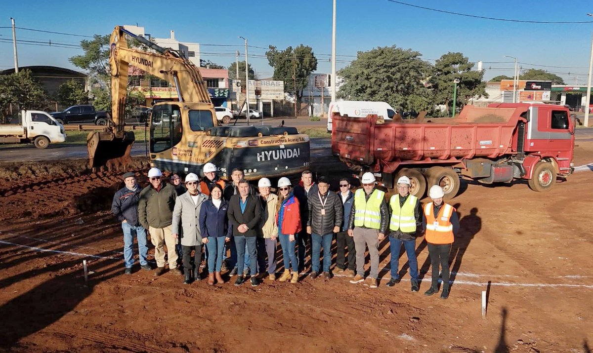 LA RED 🇵🇾 (@lared_py) on Twitter photo OBRAS SON AMORES 🇵🇾💪🏼🇵🇾
¡Arrancó la construcción de las vías alternativas para el viaducto del Km 10 en Ciudad del Este! 🚧 Financida por <a href="/itaipuparaguay/">ITAIPU Binacional Py</a>, esta obra aliviará la congestión en la Ruta PY02 y potenciará el crecimiento de los sectores Monday (zona sur) y Acaray OBRAS SON AMORES 🇵🇾💪🏼🇵🇾
¡Arrancó la construcción de las vías alternativas para el viaducto del Km 10 en Ciudad del Este! 🚧 Financida por <a href="/itaipuparaguay/">ITAIPU Binacional Py</a>, esta obra aliviará la congestión en la Ruta PY02 y potenciará el crecimiento de los sectores Monday (zona sur) y Acaray