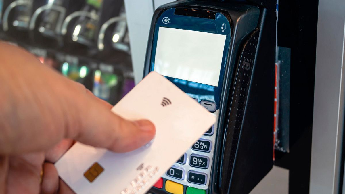 AI was given one month to run a shop. It lost money, made threats, and had an ‘identity crisis’ #AI euronews.com/next/2025/07/0…