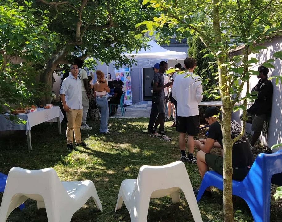 20 jeunes ont participé auj. au Brunch des Formations organisé dans le jardin de notre Milo
Ils ont découvert les opportunités de formation dans les passionnants secteurs de l'hôtellerie, la restauration, les métiers de bouche grâce à échanges avec <a href="/AlmeaFormations/">Alméa-formations-interpro</a> + Greta Marne