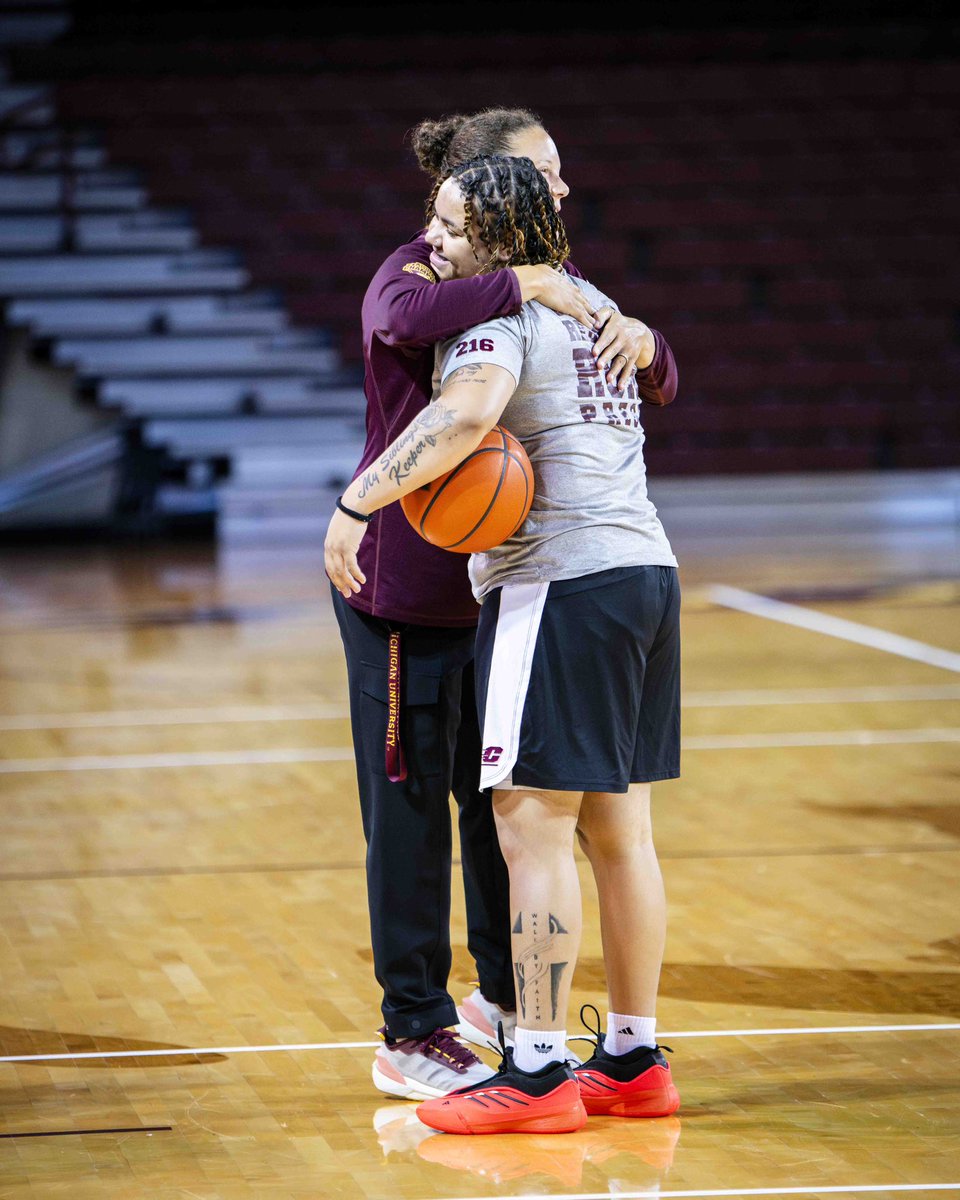 CMUWBBall's tweet image. “Moment I stop having fun with it, I’ll be done with it.” … or whatever Drake said🙂↔️
#FireUpChips🔥⬆️🏀 | #WeAre1