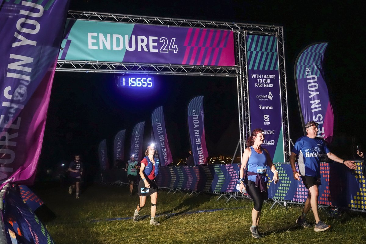 drrachelhewitt's tweet photo. I wrote about cycles:
- running 5-mile laps at #Endure24 (wanna know how it went? see my face in the pic!)
- experiencing the extent to which my menstrual cycle shapes my running
- realising that all progress is like running progress: cyclical, not linear
Link in bio! https://t.co/sFbJxmDYaF