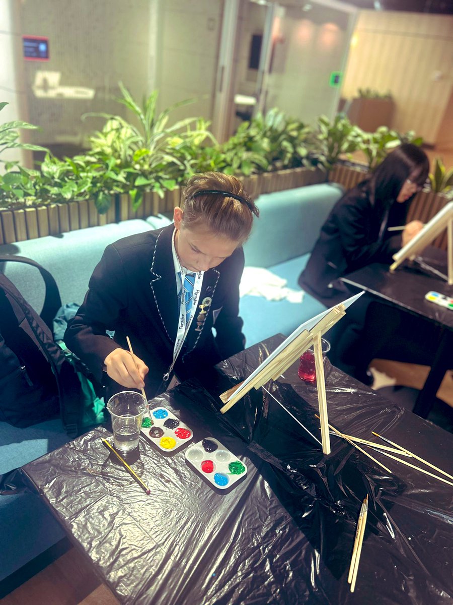 BalaamWood's tweet image. Pupils then headed to JLL, Real Estate Advisors, for a creative Sip &amp;amp; Paint session — a chance to reflect on the morning and discover the diverse careers within real estate! 🎨🏙️ #CareersInRealEstate #CreativeReflection