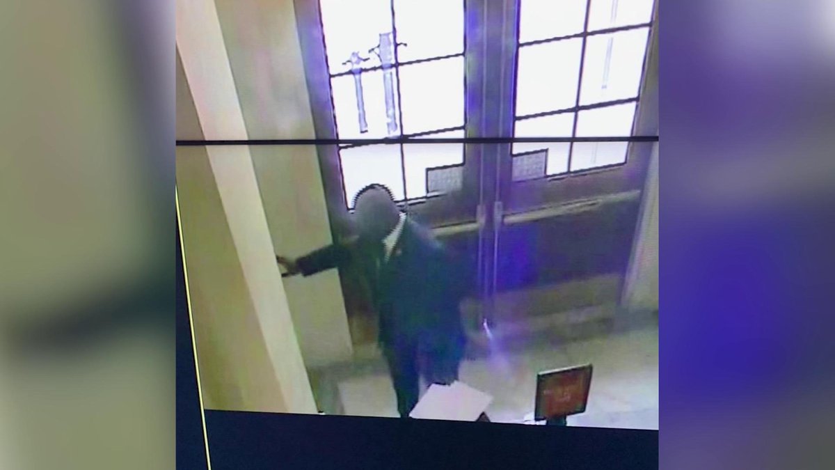 Hakeem Jeffries couldn't pull this move so his next best idea was to buy every binder he could find. Same tantrum, different prop.