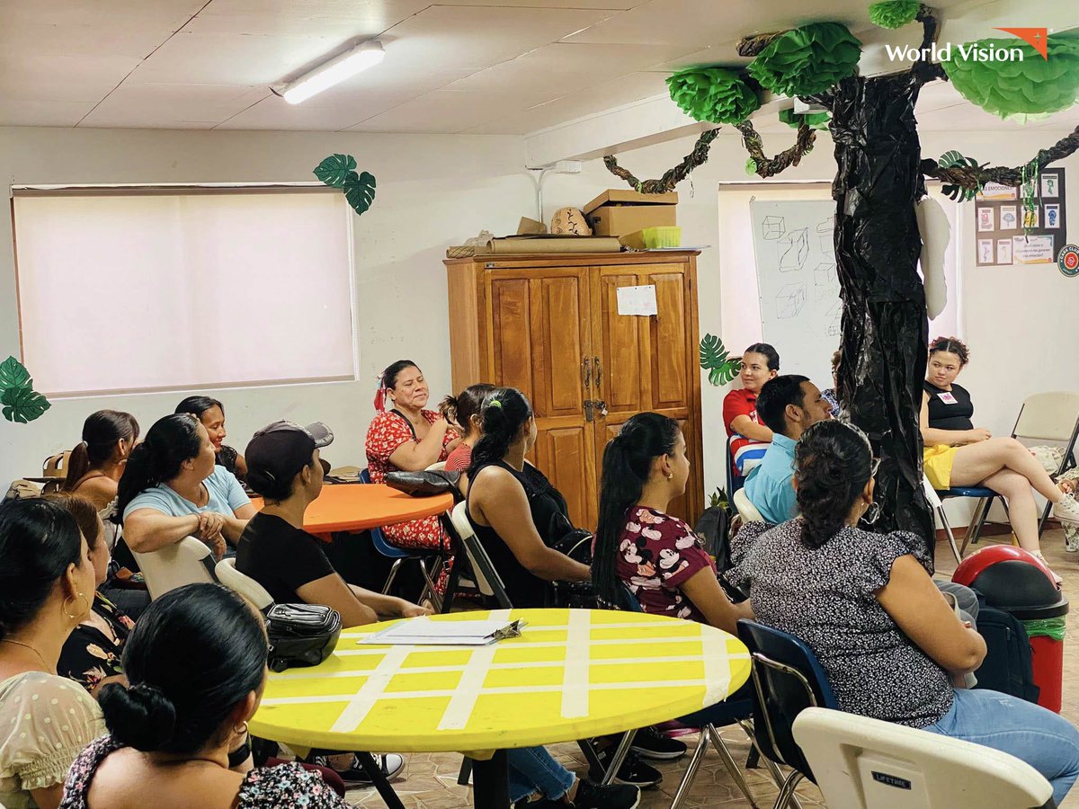 Hace unas semanas vivimos momentos llenos de aprendizaje e historias.
Junto a la Escuela de Bibliotecología de la UNA y su Biblioteca Infantil Mirian Álvarez Brenes, compartimos talleres  que fortalecen nuestra metodología “Había una vez” y el amor por la lectura 🧡