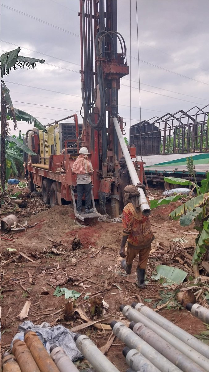 RBwengye's tweet photo. Drill your next borehole at only 20M including submersible pumpset https://t.co/N92fGCBTLw