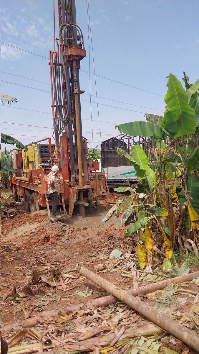 RBwengye's tweet photo. Drill your next borehole at only 20M including submersible pumpset https://t.co/N92fGCBTLw
