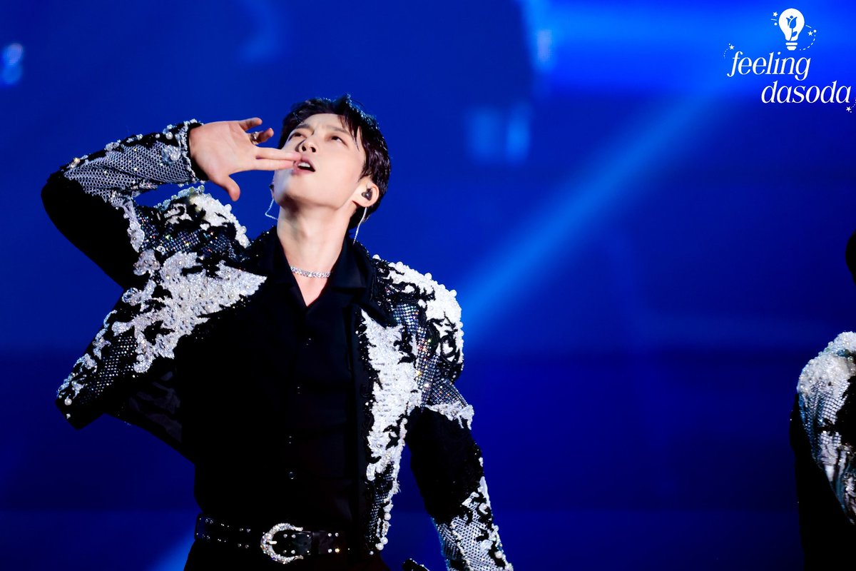 #나의청춘_나의여름_윤두준
#두준아_생일밥_많이_먹어

여름이 되면 생각나는 사람, 늘 한결같은 사람, 두준오빠 나는 그래서 오빠와 멤버들을 좋아해.