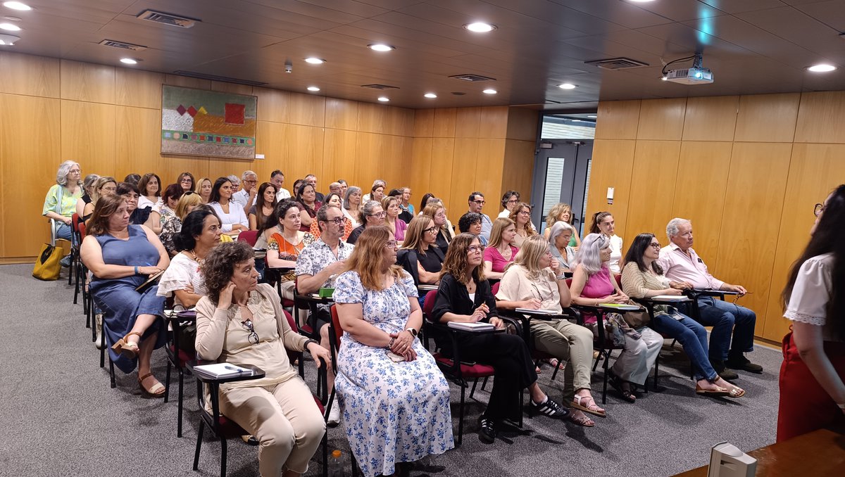 A iniciativa “Mestres do Digital” continua a percorrer o país de norte a sul!💻

Em junho, fomos até Campo Maior, Albufeira e Lisboa, com sessões dedicadas à segurança online e à utilização de serviços públicos digitais. 

📍Onde deverá ser a próxima sessão?

#AmaGov #Capacitação